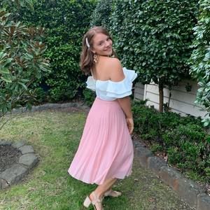 Meet your Posher, Hannah